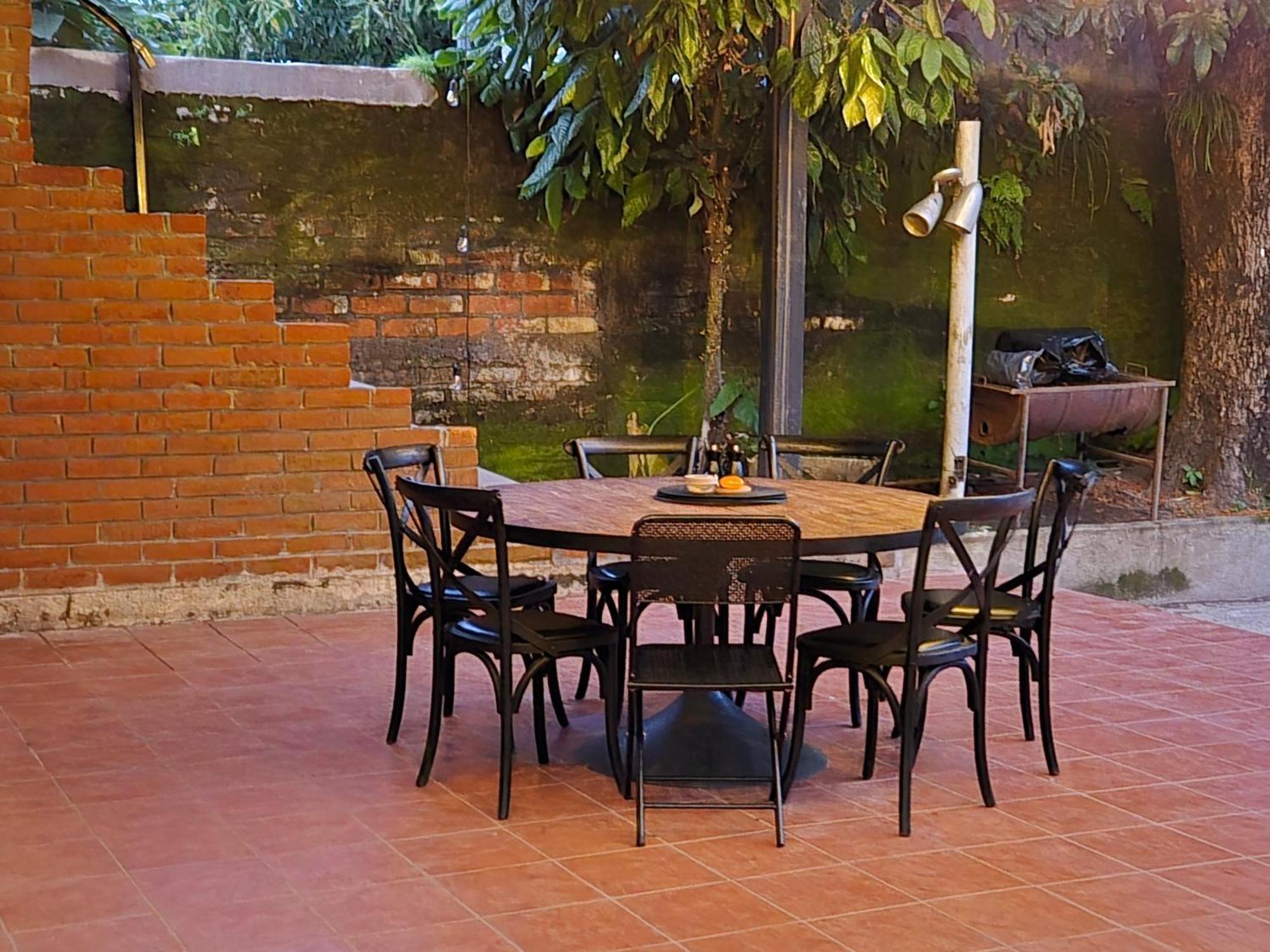 The Whale Lounge - Berlin Bed & Breakfast Bagian luar foto