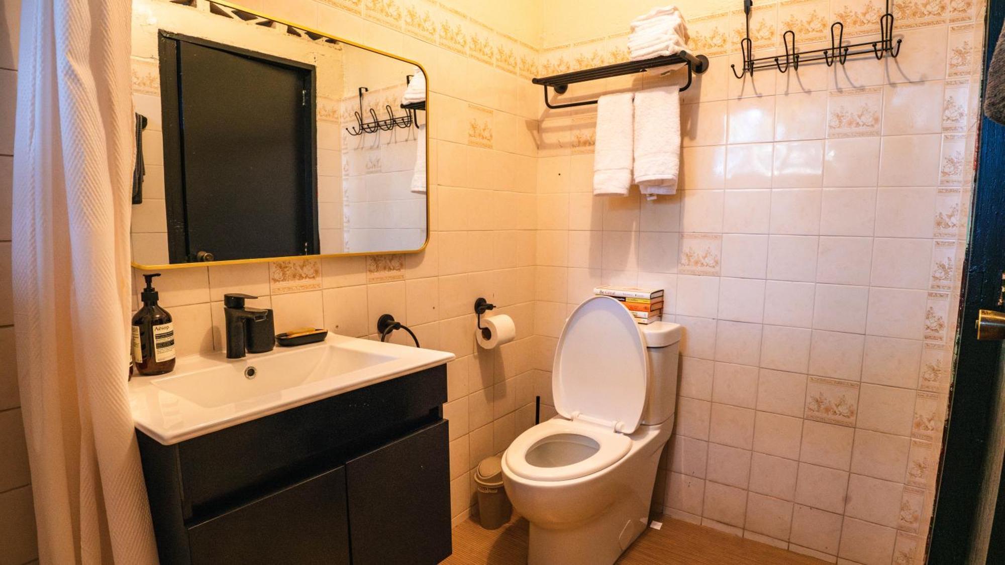 The Whale Lounge - Berlin Bed & Breakfast Bagian luar foto