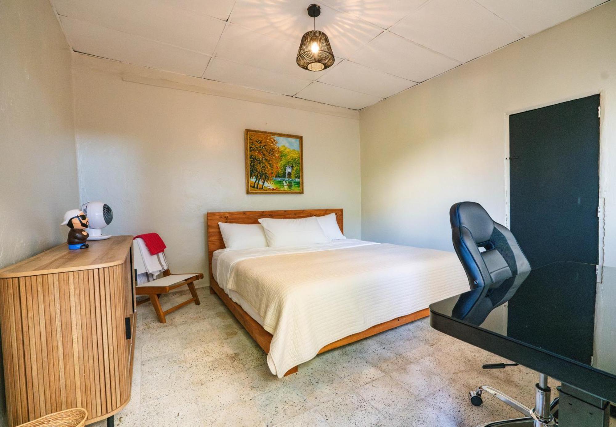 The Whale Lounge - Berlin Bed & Breakfast Bagian luar foto