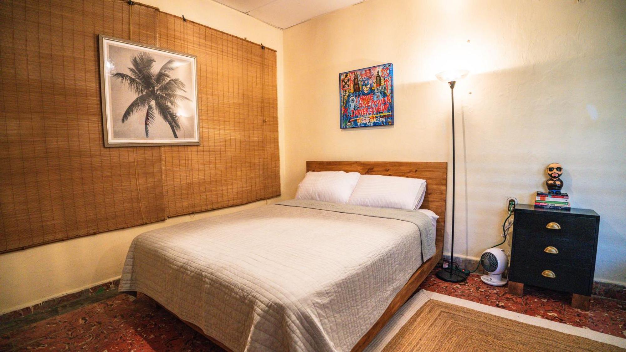 The Whale Lounge - Berlin Bed & Breakfast Bagian luar foto