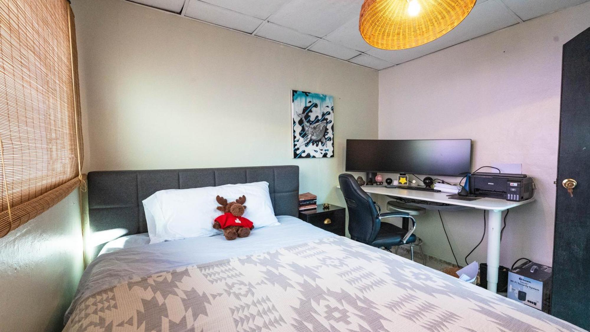 The Whale Lounge - Berlin Bed & Breakfast Bagian luar foto